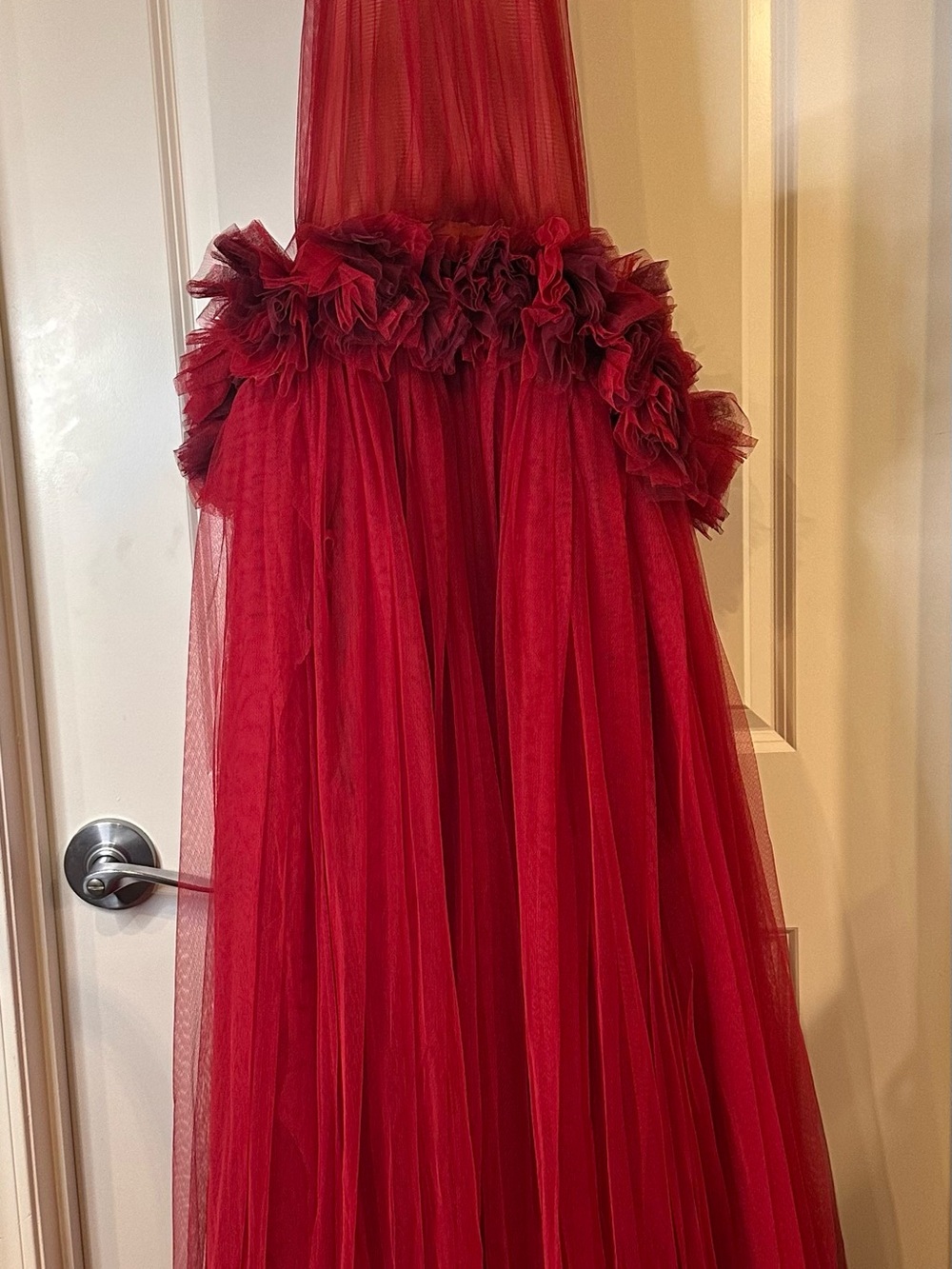 Red Tulle Ruffle Halter Maxi Gown Formal Dress Women’s Medium